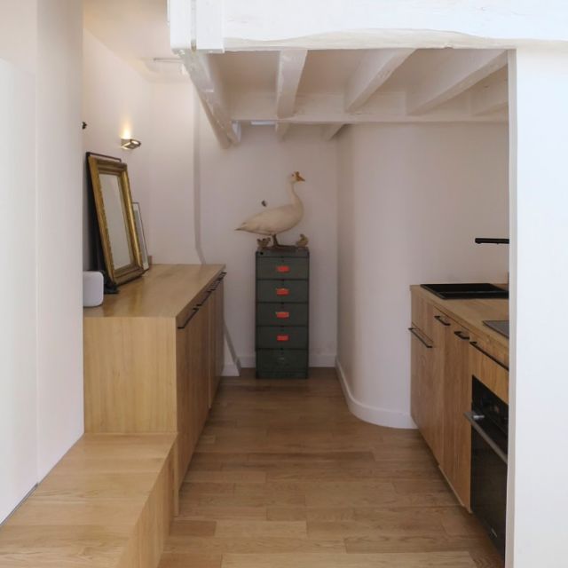 Rénovation complète Paris 6, duplex, ancienne salle de bain, ouverture sur pièce de vie, cuisine bois et parquet #julierosierarchitecte #renovation #paris #interieur - chantier BGC