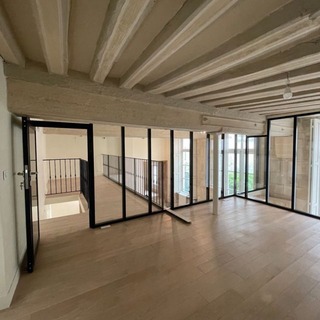 Rénovation #mezzanine #cloisonvitree #atypique #paris #julierosierarchitecte